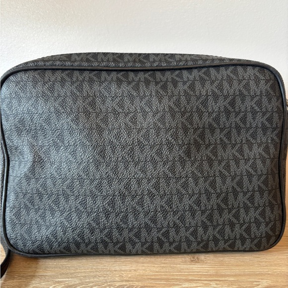 ☀️Jet Set Travel Logo Crossbody Bag ECU - Picture 3 of 7